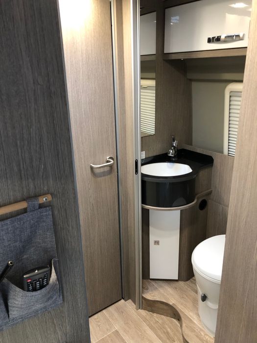 Knaus super ustawienie wnętrza