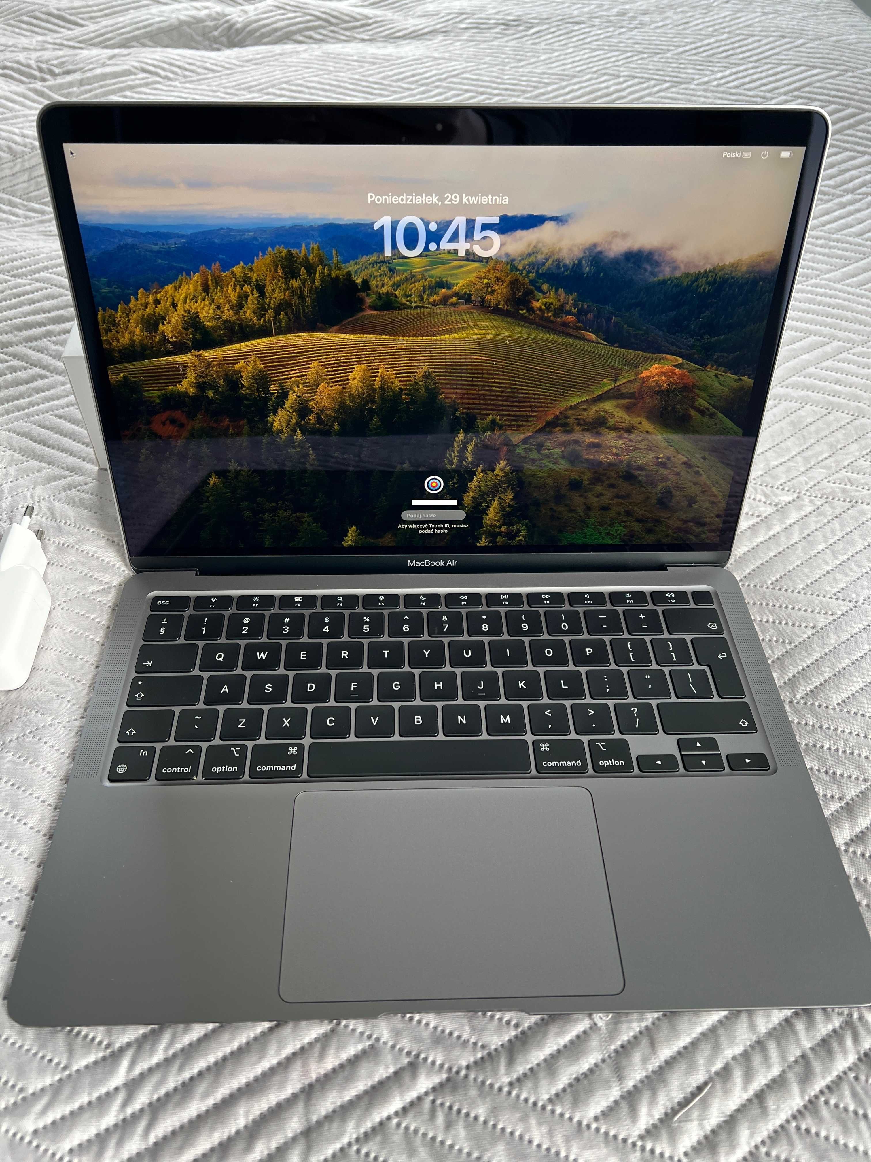 APPLE MacBook Air 13.3" Retina M1 8GB RAM 256GB Gwiezdna szarość