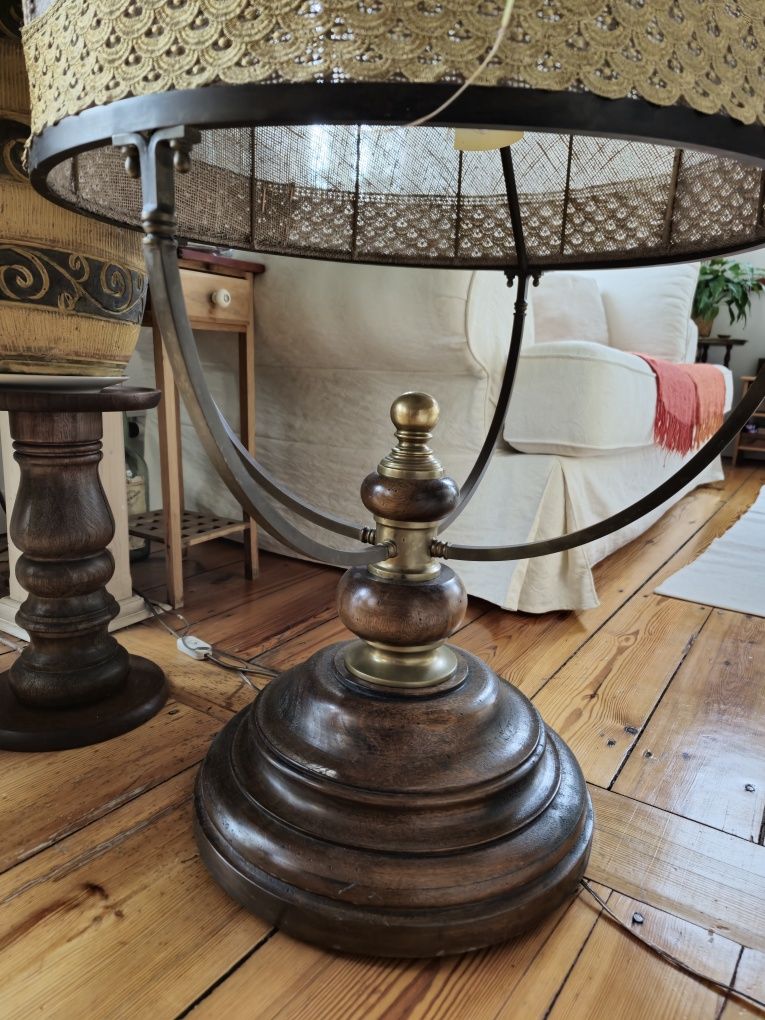 Wielka lampa kolonialna