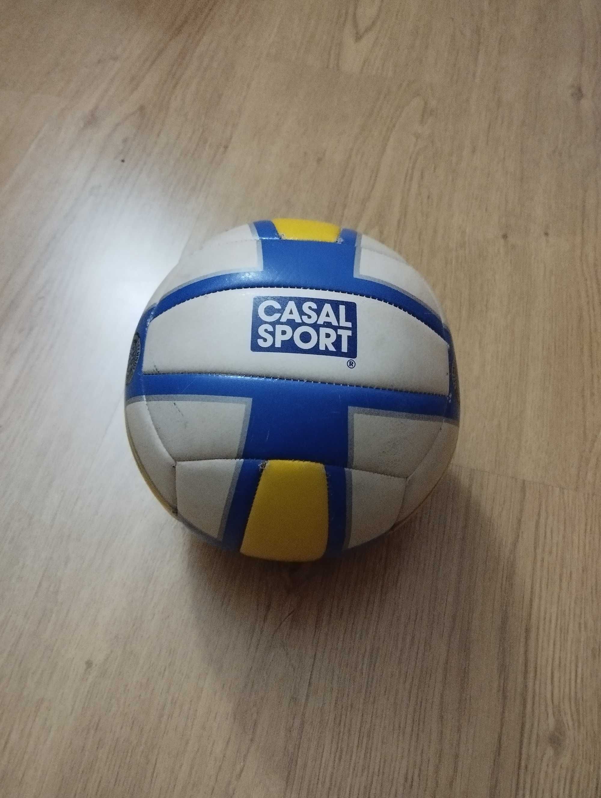 Vendo bola de volleyball, em excelente estado de conservação.