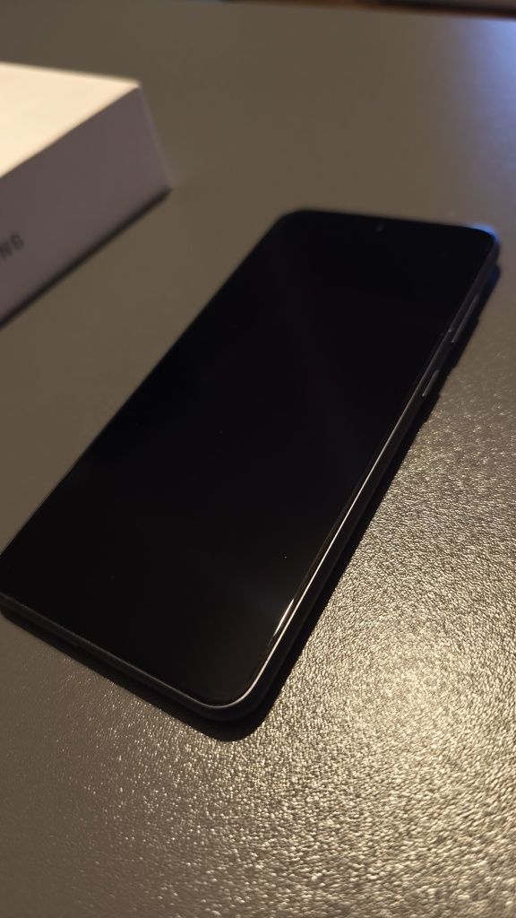 Samsung S21 FE - karton + etui