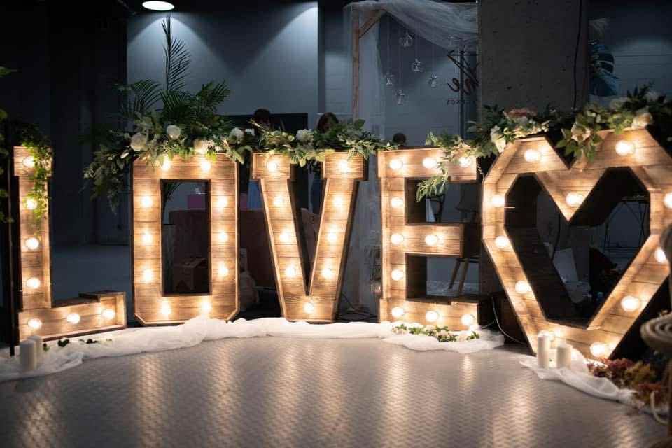 WYNAJMĘ NAPISY LED - LOVE / MIŁOŚĆ / serce z podświetleniem