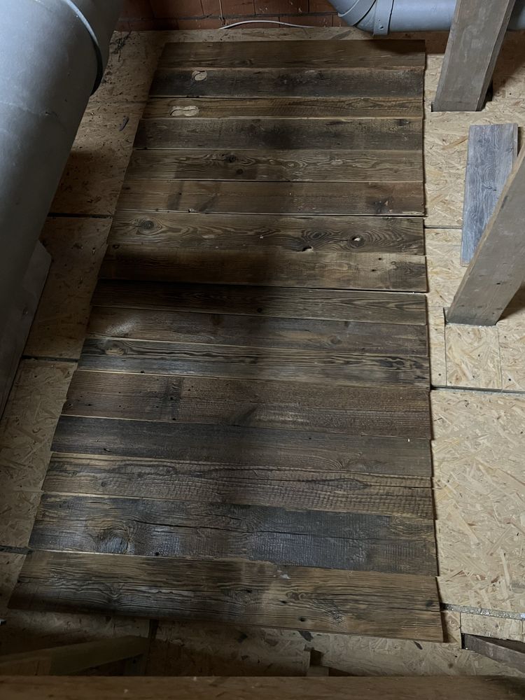 Ścianka z zaimpregnowanych starych desek 120x235