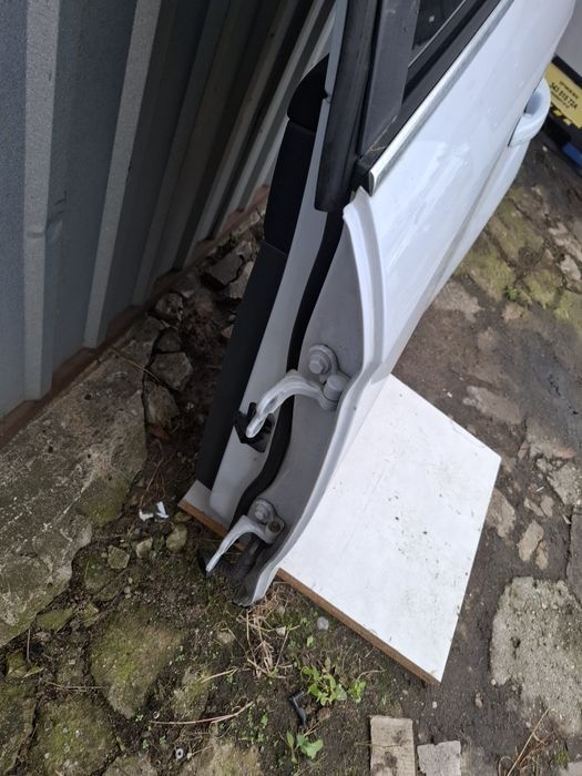 FORD KUGA MK1 drzwi lewy TYŁ lewe tylne B8 wlkp