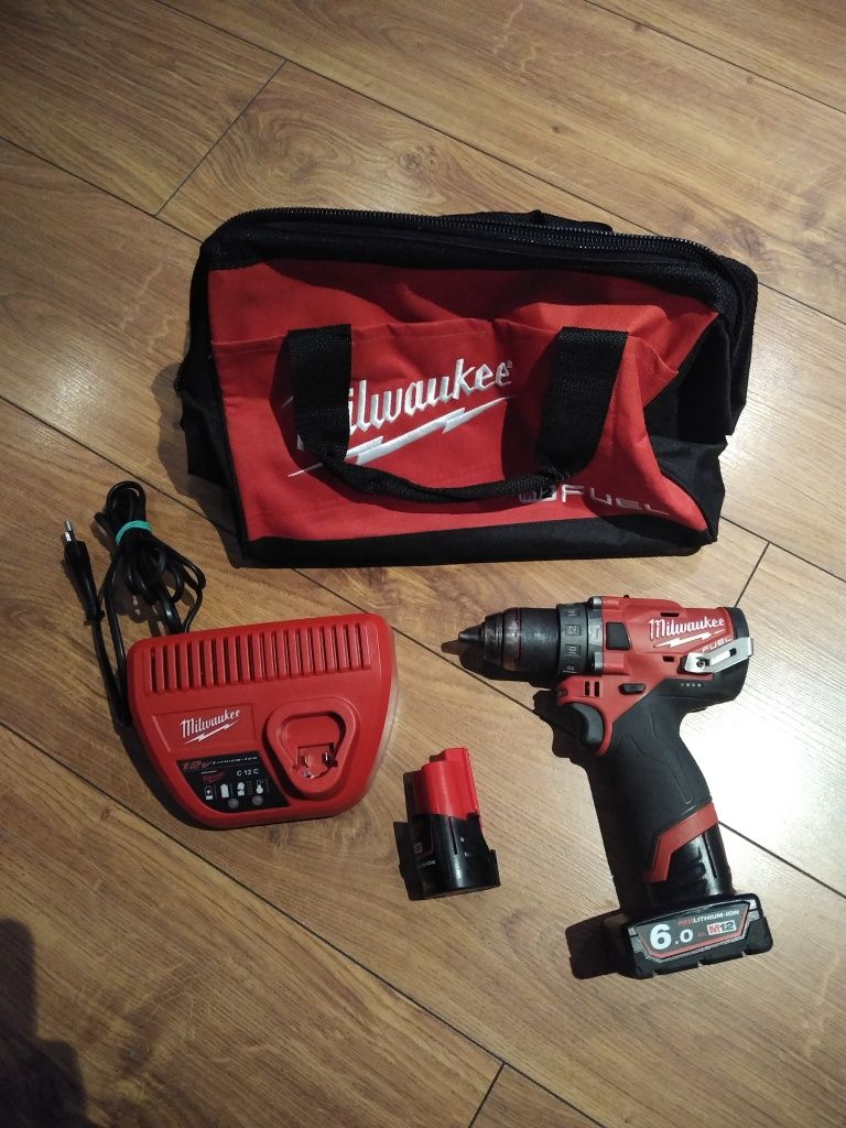 Milwaukee M12 FPD (6,0ah + 2,0ah)