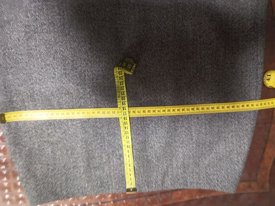 Продам юбку  миди на подкладке размер XL ,Zara