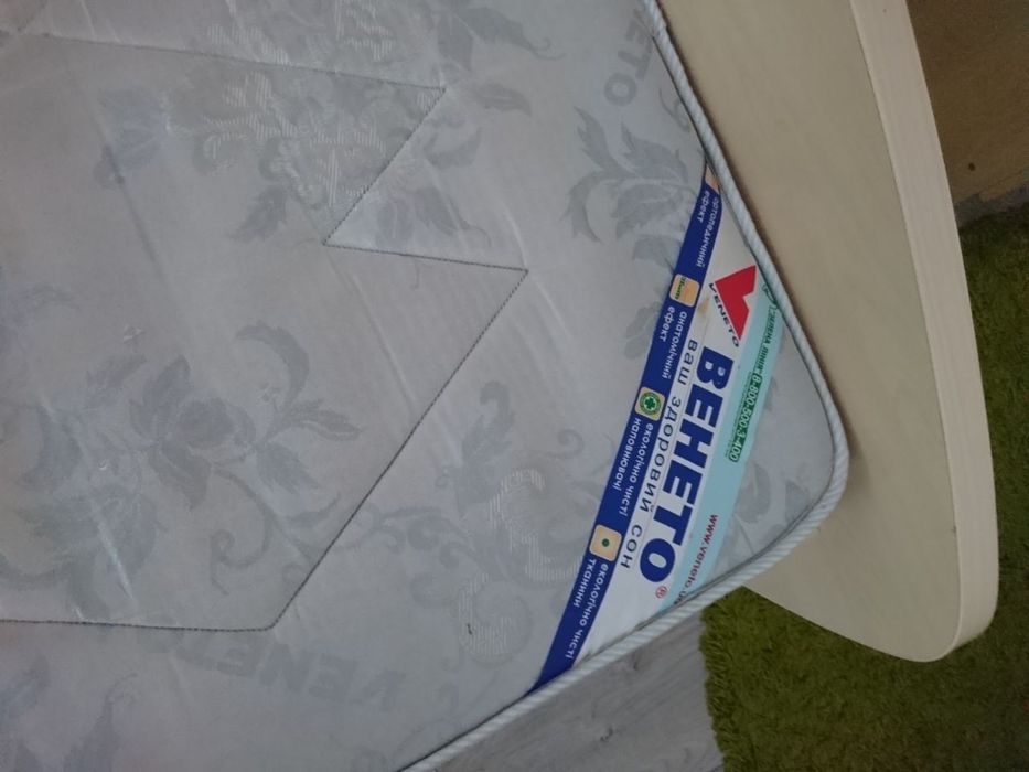 Продам ліжко з матрасом 90*200 б/в в гарному стані