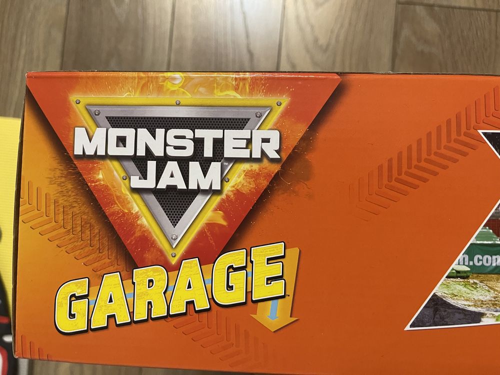 Monster Jam Garage duży zestaw nowy