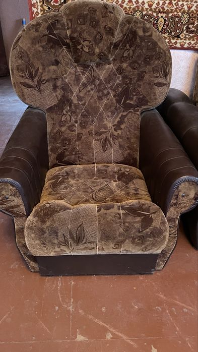 Диван и два кресла в комплекте