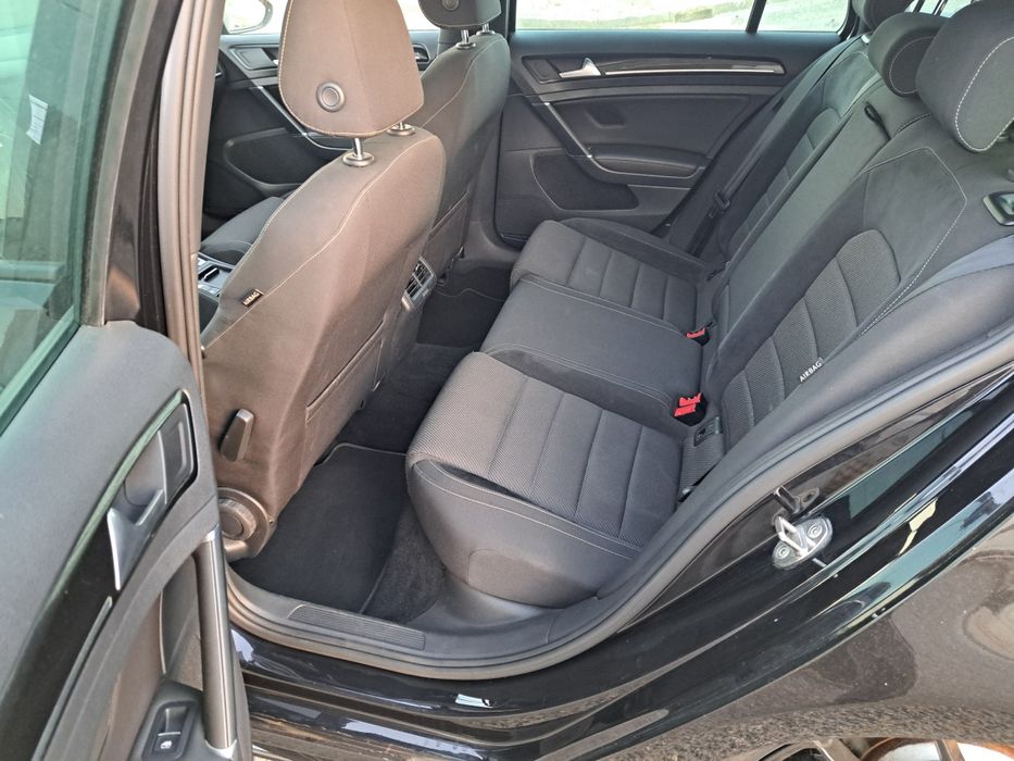 Golf R Variant 7.5 350cv