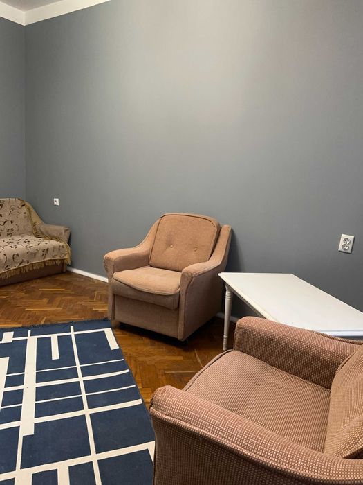 Будиночок у сосновому лісі біля Києва з мангалом і альтанкою