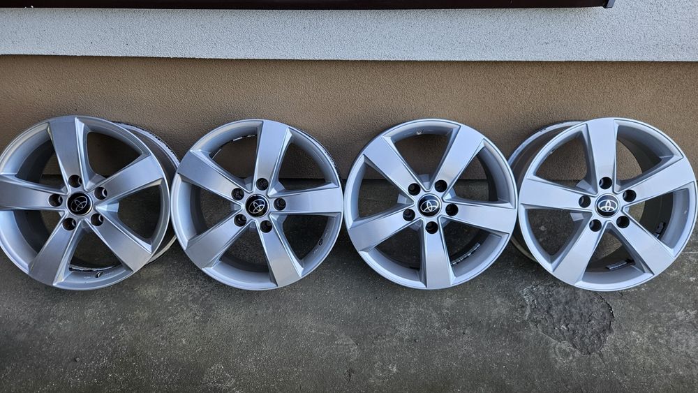 Alufelgi 16" 5x114'3 Toyota Corolla Verso Avensis inne