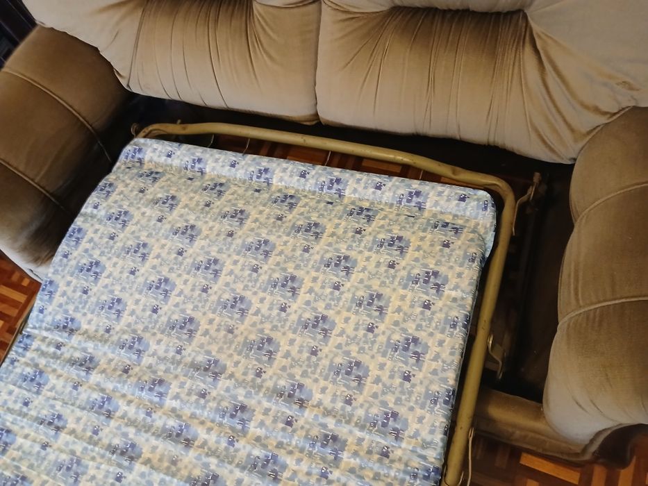 Sofá cama 2 lugares, como novo