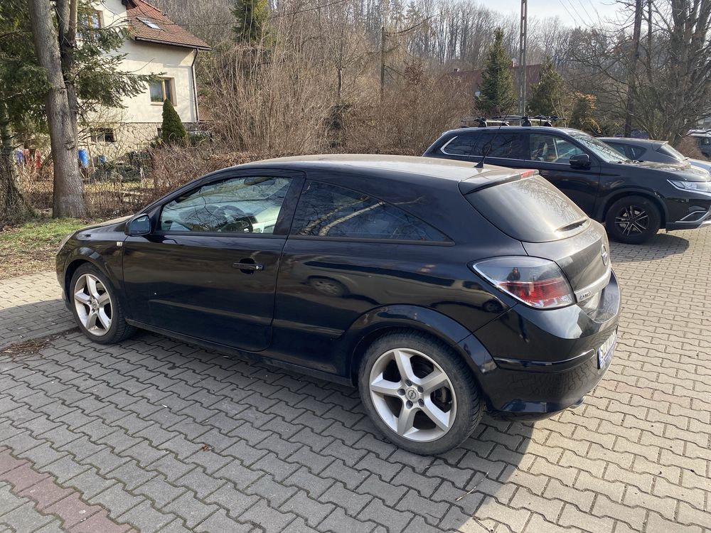 Opel Astra H Turbo GTC 2.0