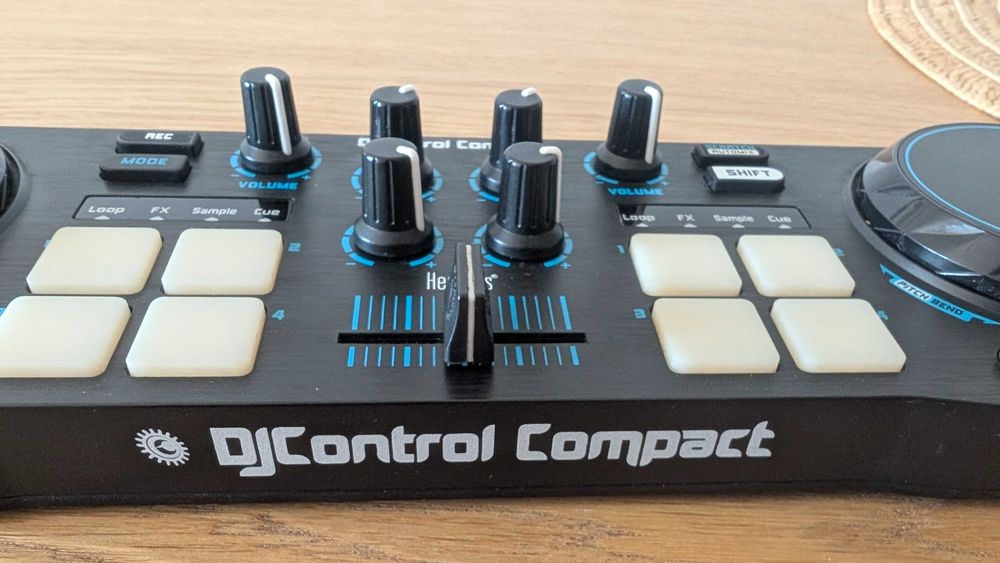 Konsola Hercules DJ Control Compact