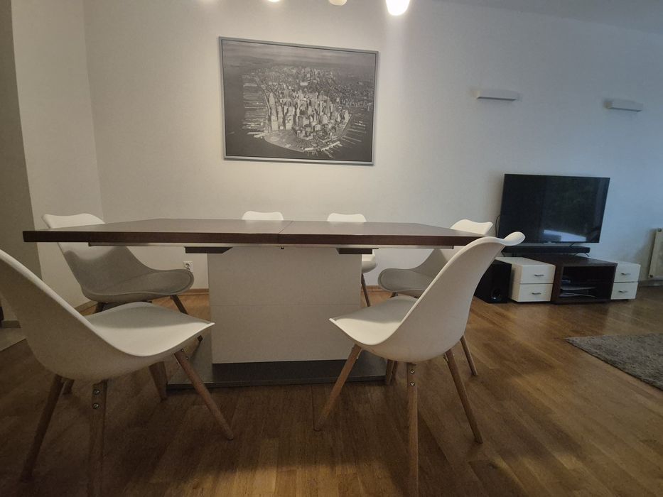 Meble do salonu- witryna, szafka RTV, stół, półka