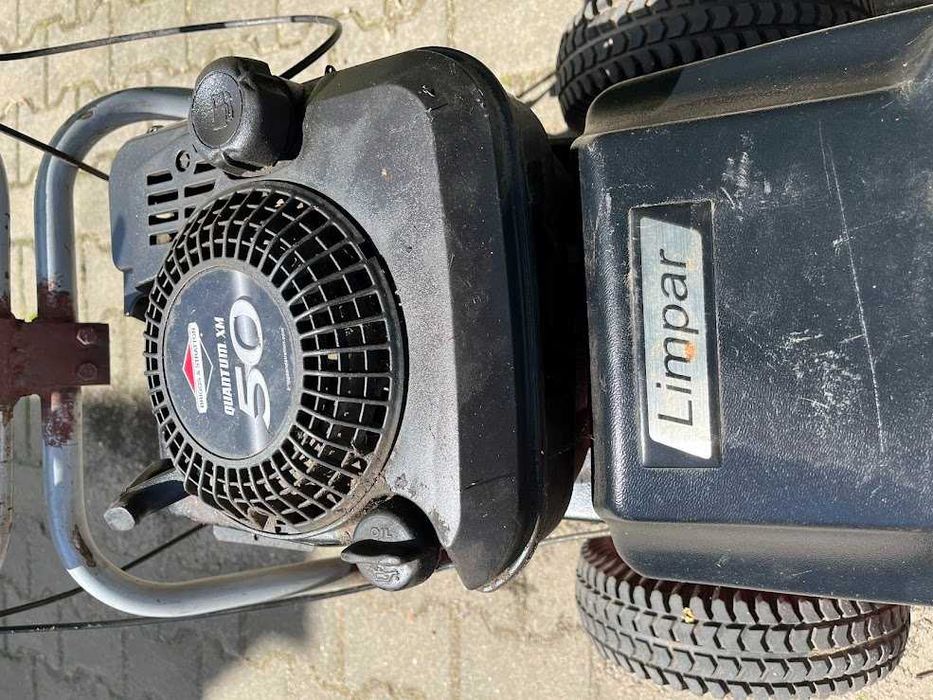 Zamiatarka spalinowa Limpar 102