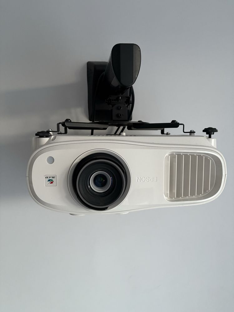 projektor Epson EH-TW7000