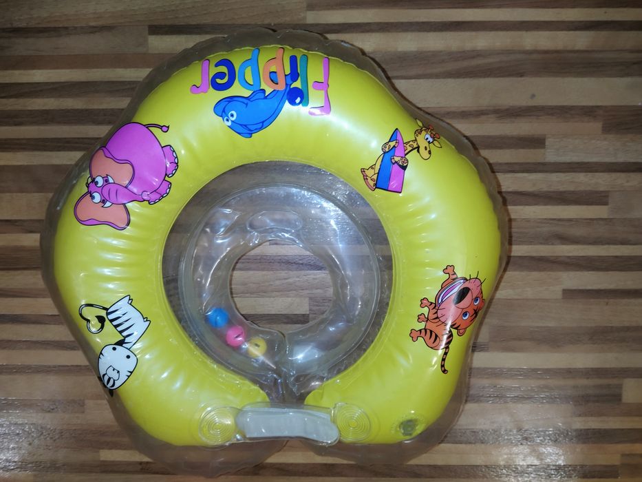 Круг для плавання
