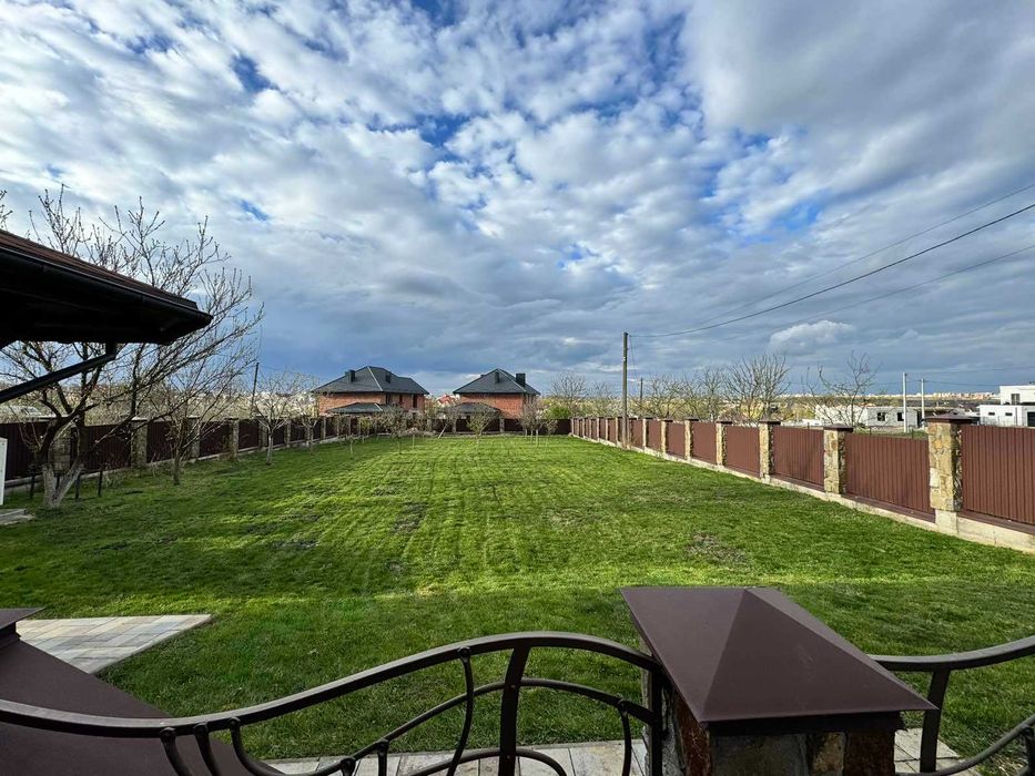 Будинок. Сокільники, вул.Успенська, 20 сот, гараж та гостьовий будинок