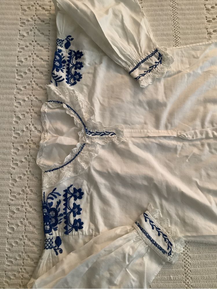 Blusa vintage com bordados