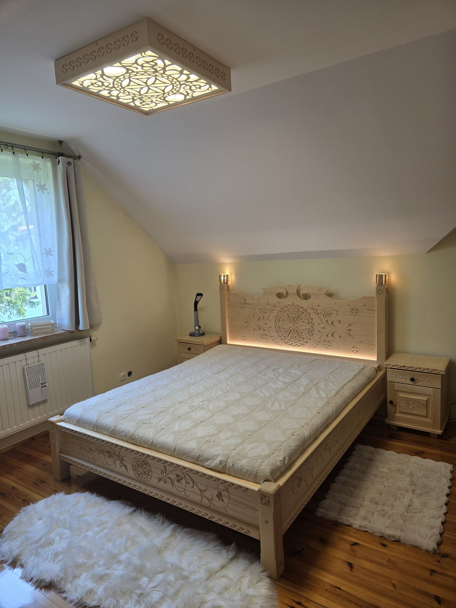 Łóżko góralskie 160x200 z litego drewna – solidne i stylowe