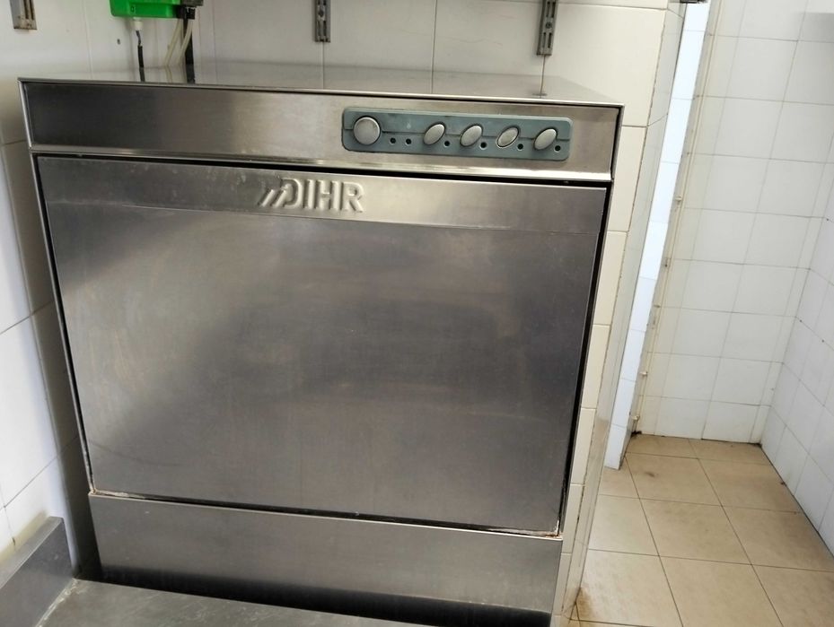 Máquina lava loiça