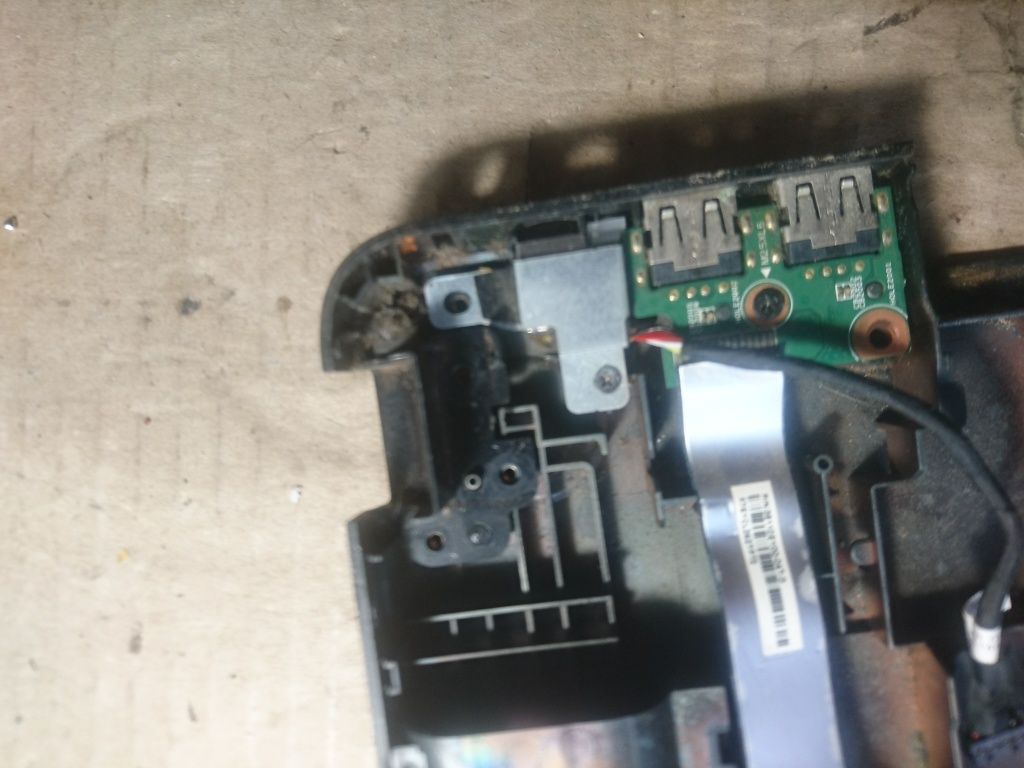 Комплектуючі і Материнська плата HP 655  Compaq (CQ58  -255SR))