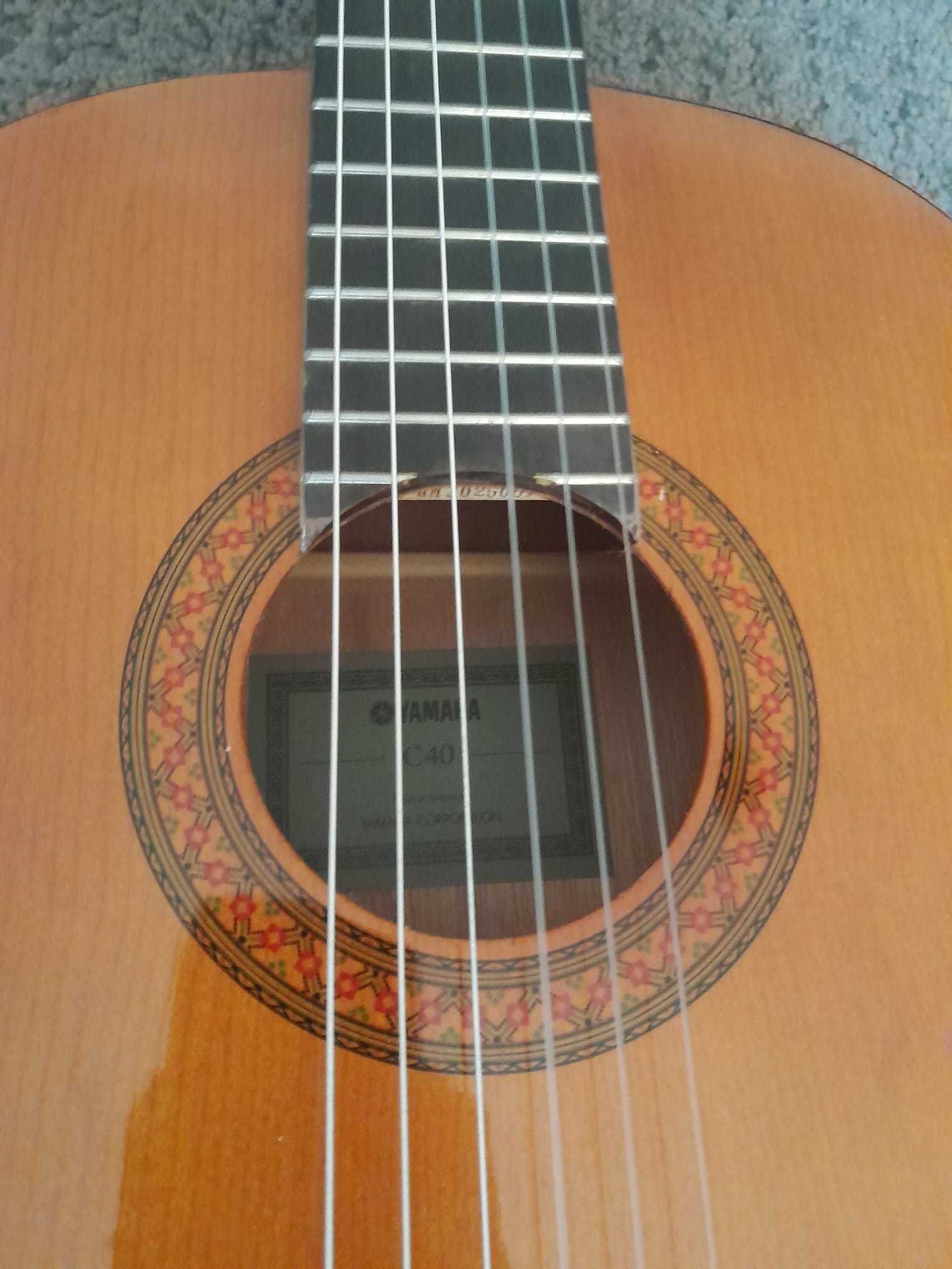 Guitarra Yamaha C40 -Igual a - NOVA