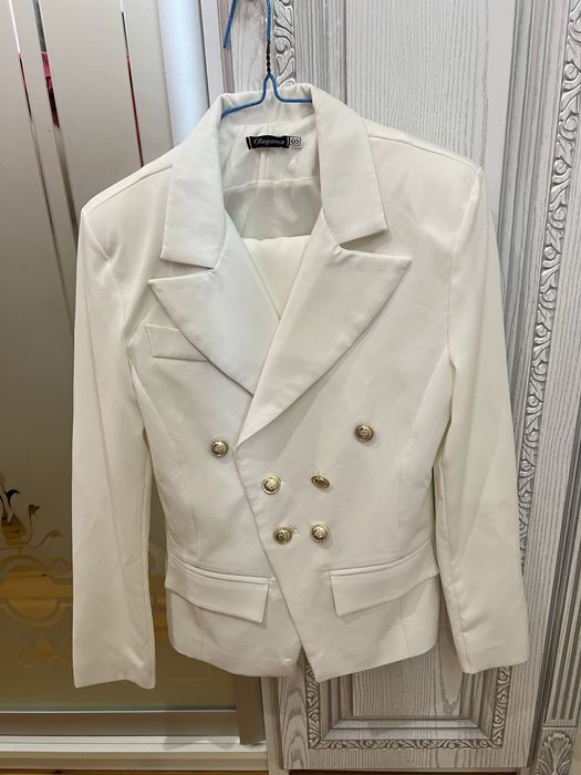 Костюм. Раз оділа.