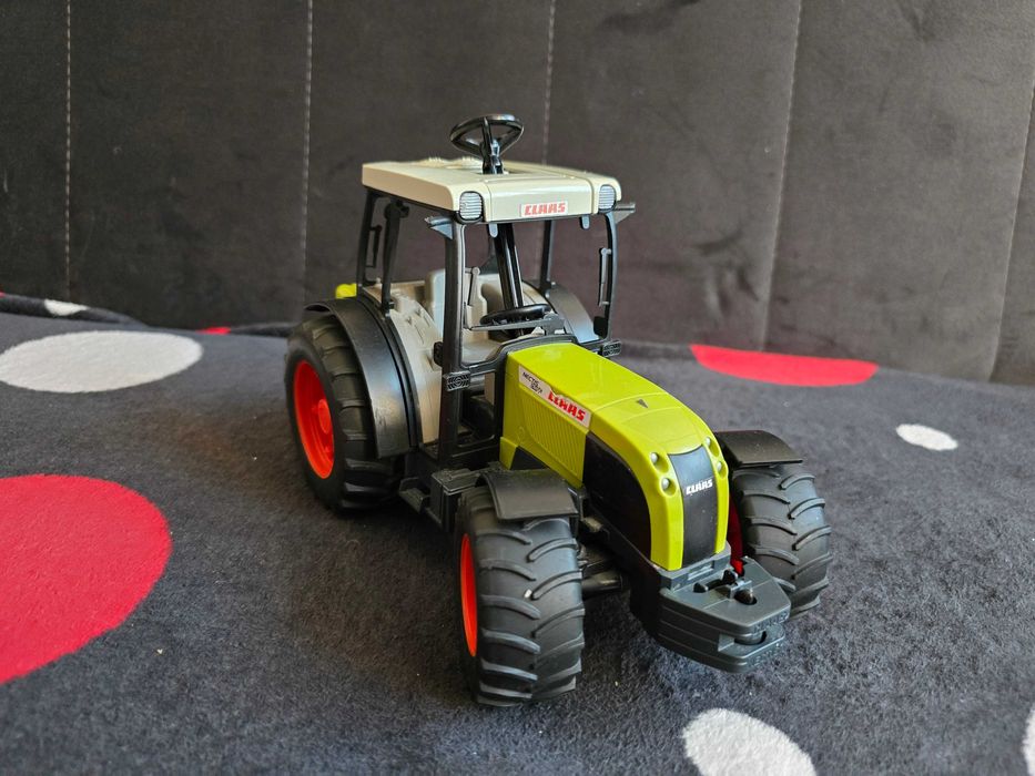 Bruder 02110 Traktor Claas Nectis