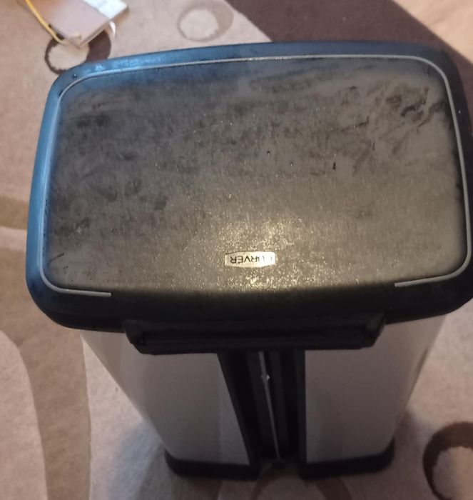 Curver kosz na śmieci z pedałem 50 L