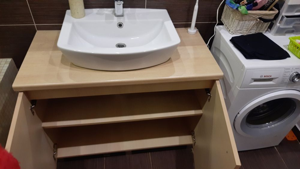 Umywalka z szafką