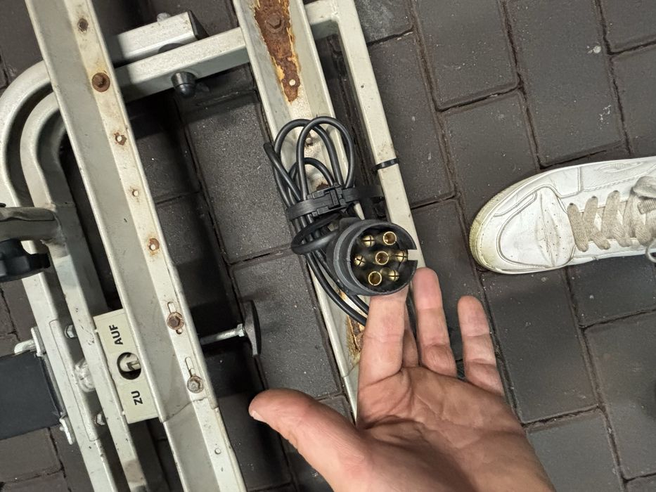 Stojak samochodowy na rowery