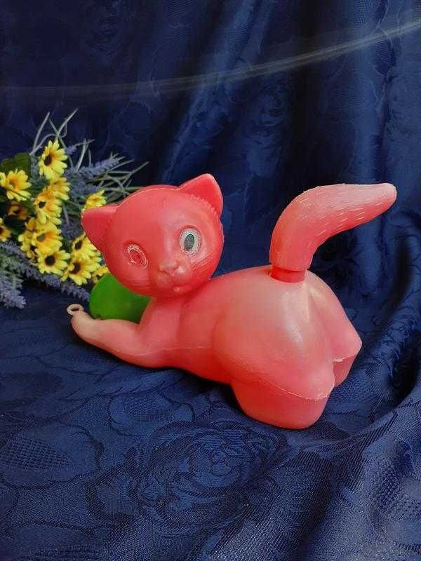 З-д Малыш Кот с мячиком пластмассовый винтаж ссср клеймо игрушка