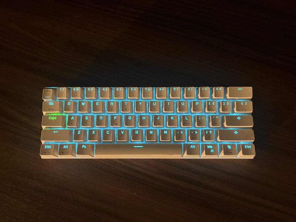 Biała klawiatura 60% blue switche