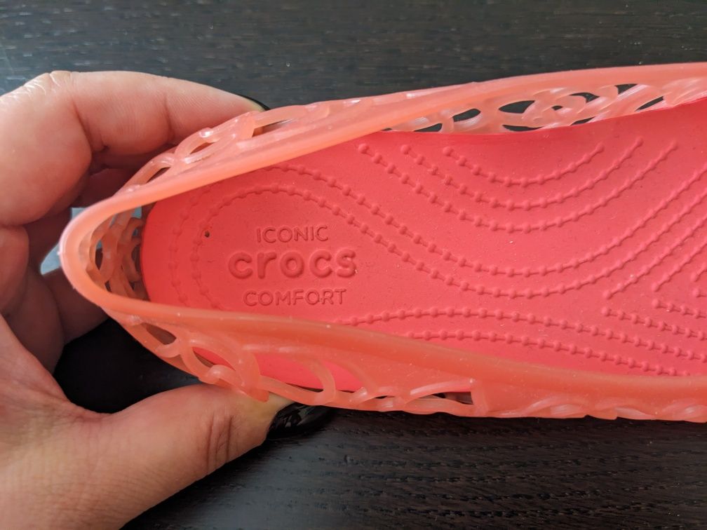 Балетки Crocs Isabella w5 35 босоножки для девочки Крокс сандалі