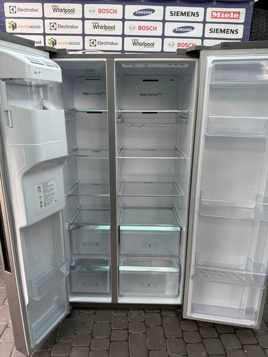 Холодильник Side by Side Samsung Розмір: 180/90/70 No Frost #07479