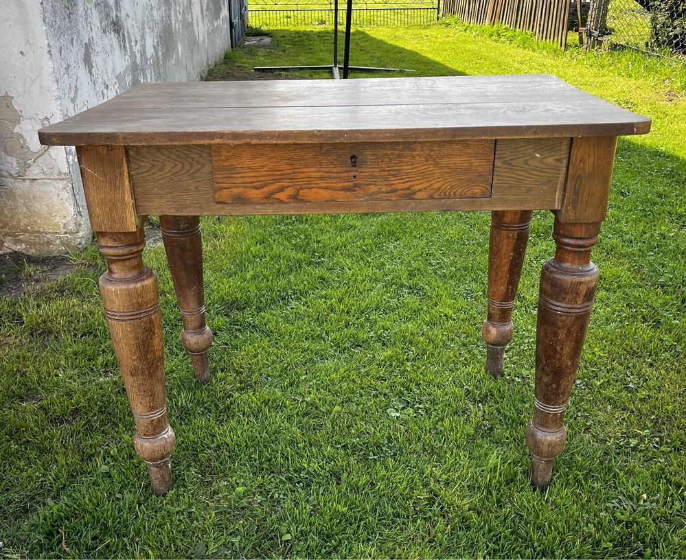 Stół do renowacji