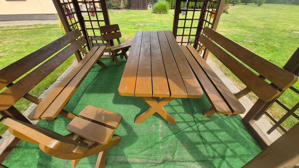 Drewniane meble ogrodowe