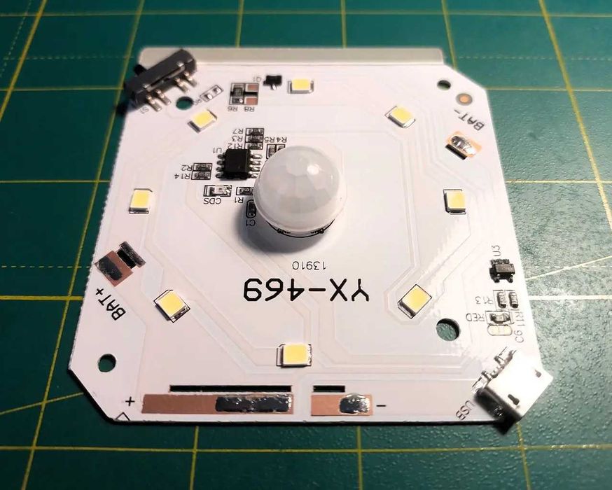 Плата для світлодіодного  міні-світильника з датчиком руху