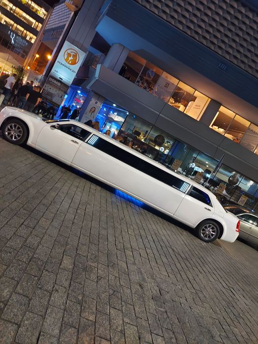 Wynajem Limuzyny/ Limuzyna do wynajęcia na każdą okazję.