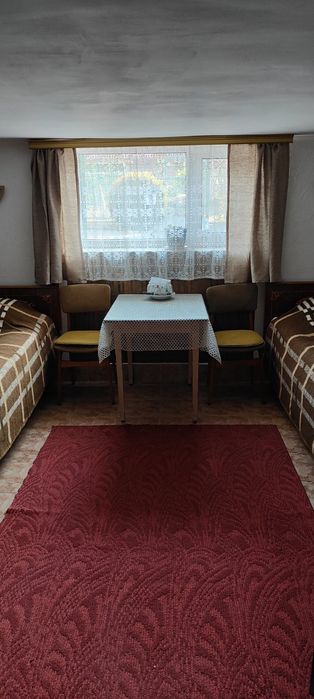 Здається окрема кімнатна в будинку. Ілони Зріні.