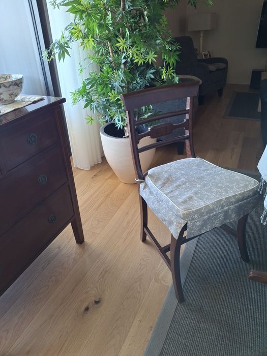 Mesa de jantar + 6 cadeiras