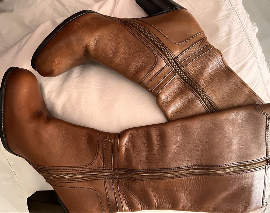 Botas da zara em pele no exterior e  interior, novas com salto de 9 cm