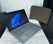 Dell Dotyk 17,3" FHD i7®™/GeForce®GT/16GB/512SSD/Podś.Klaw./Win11/Etui