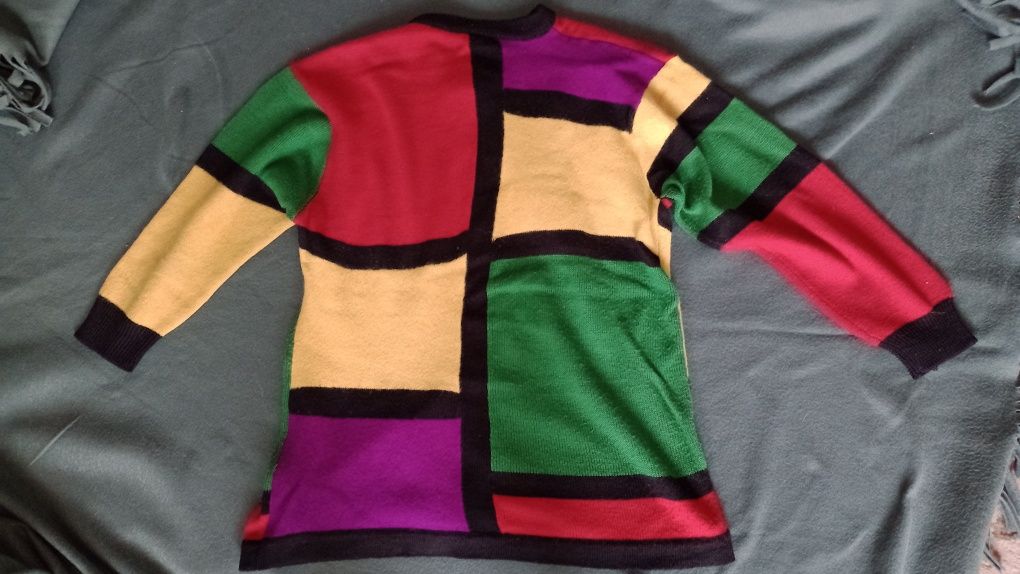 Kolorowy sweter zapinany na guziki r. 46