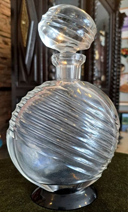 Garrafa antiga de cristal