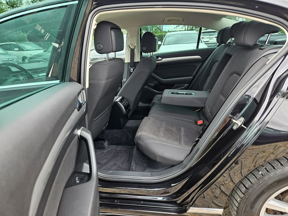 Volkswagen Passat 1,4 Benzyna 125KM R-LINE