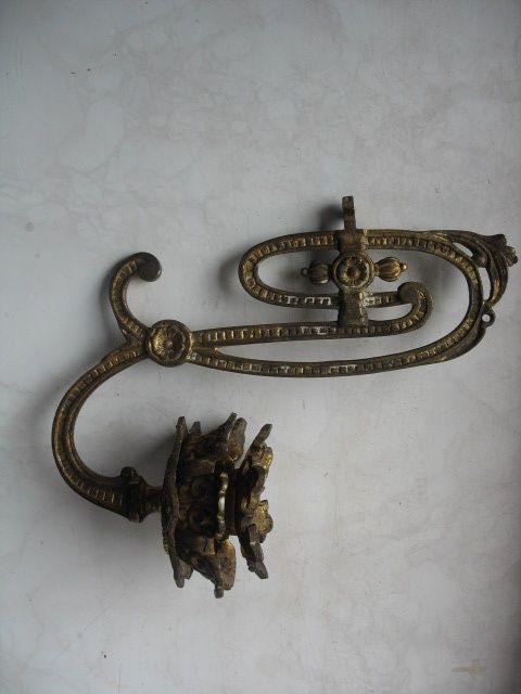 Kinkiet na świeczkę od pianina-mosiądz złocony